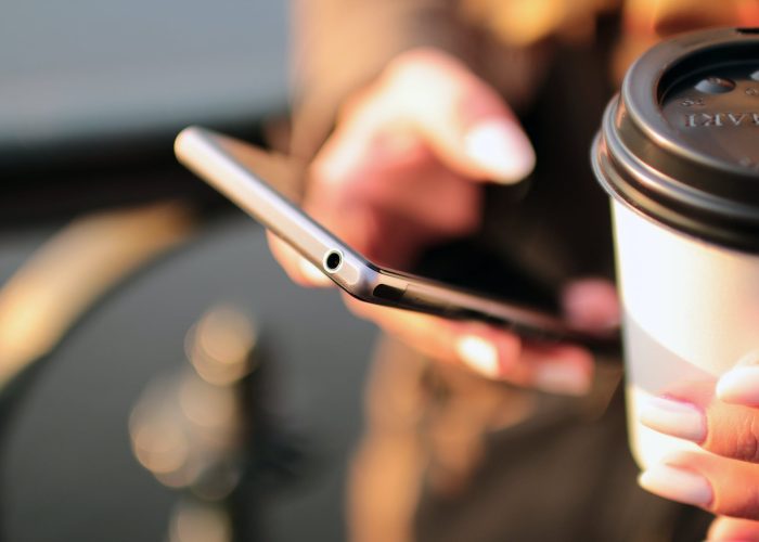 hands-coffee-smartphone-technology hands-coffee-smartphone-technology